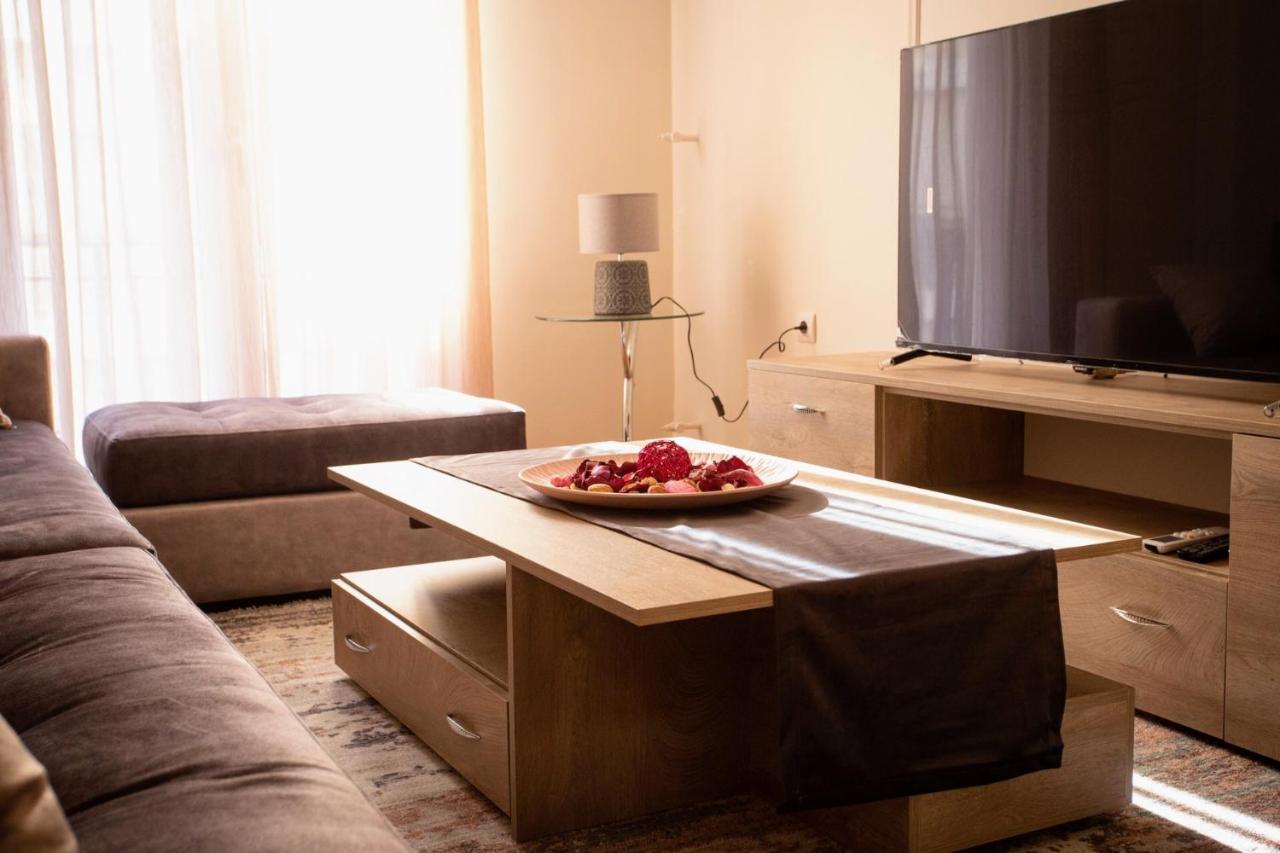 Efis Apartment Down Town Perfect Location 나프팍토스 외부 사진